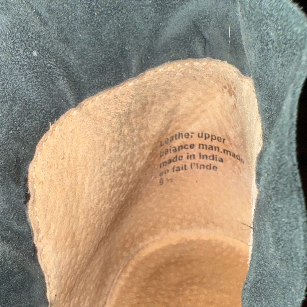 Seychelles Black Ankle Booties with Ruffle Detail - Picture 9 of 9